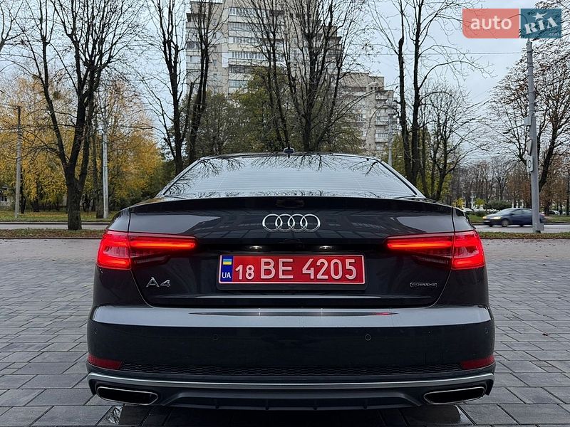 Седан Audi A4 2018 в Ровно