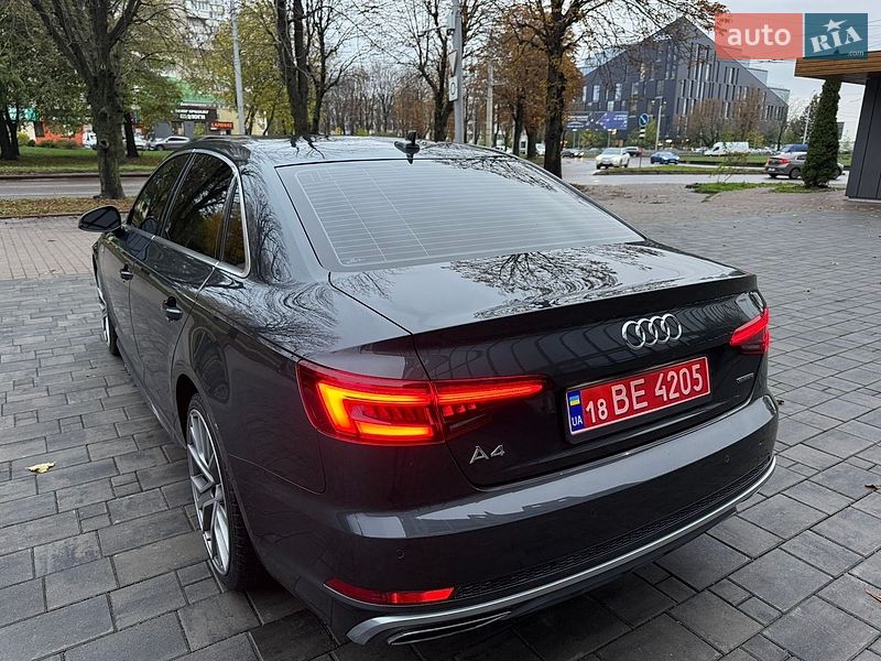 Седан Audi A4 2018 в Ровно