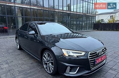 Седан Audi A4 2018 в Ровно