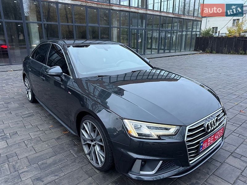 Седан Audi A4 2018 в Ровно