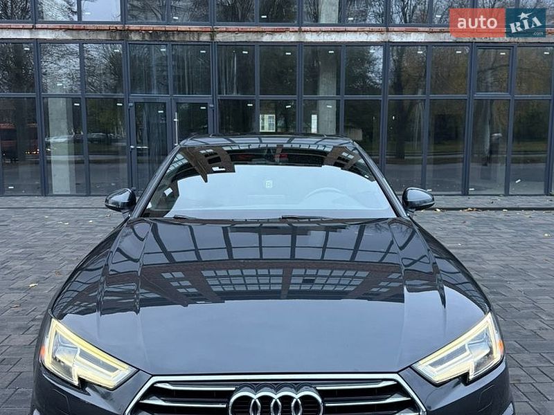 Седан Audi A4 2018 в Ровно