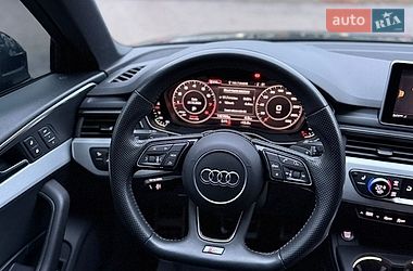 Седан Audi A4 2018 в Ровно