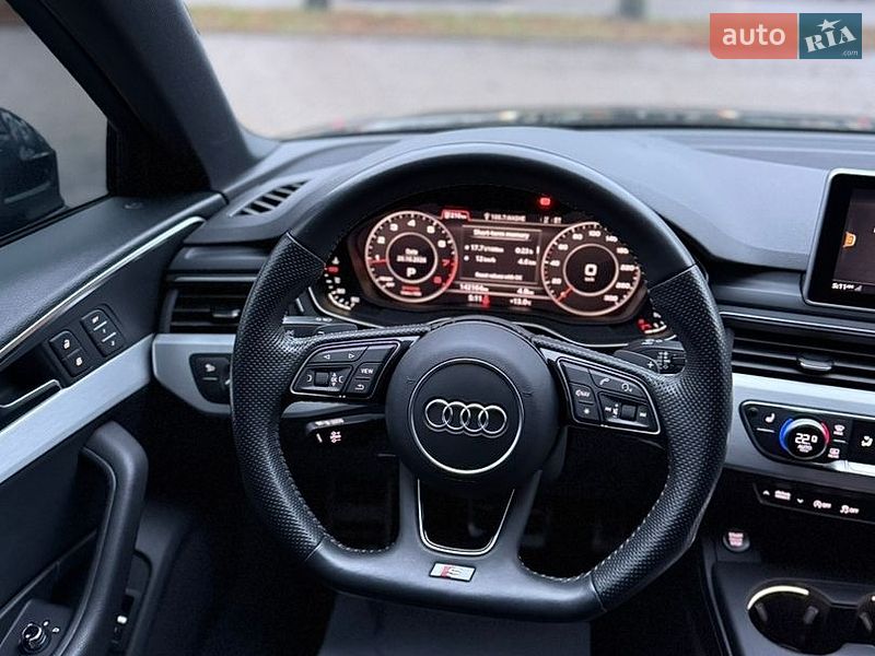 Седан Audi A4 2018 в Ровно