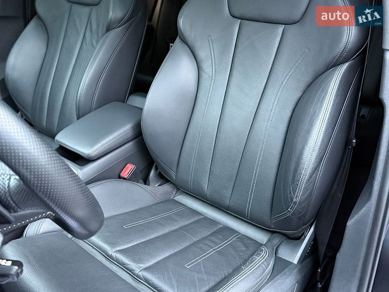 Седан Audi A4 2018 в Ровно