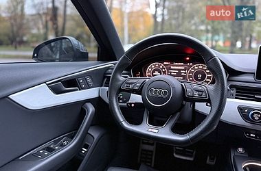 Седан Audi A4 2018 в Ровно