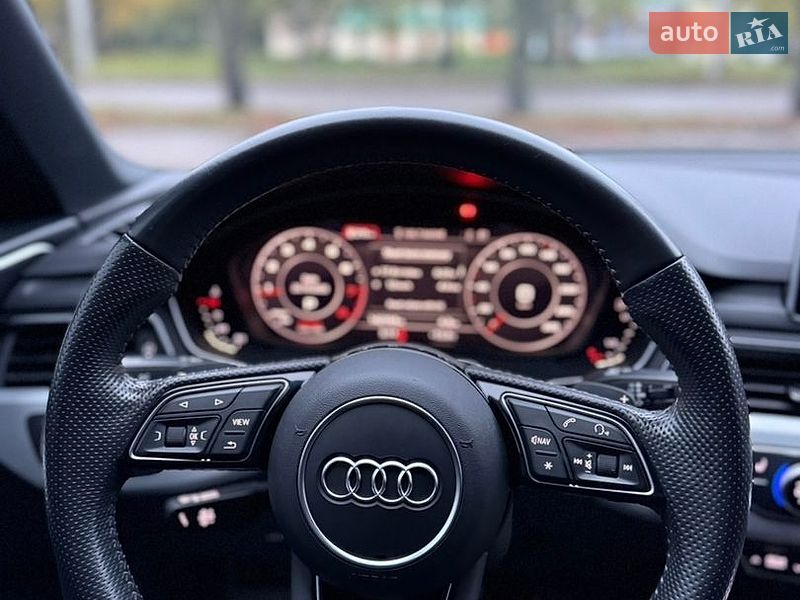 Седан Audi A4 2018 в Ровно