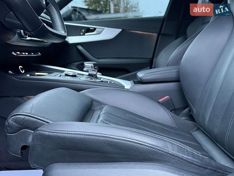 Седан Audi A4 2018 в Ровно
