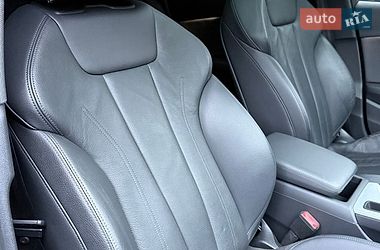 Седан Audi A4 2018 в Ровно
