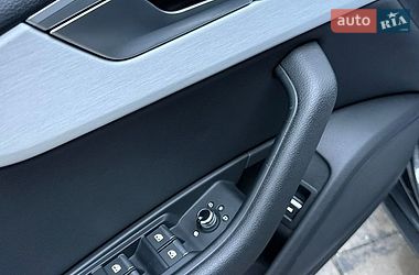 Седан Audi A4 2018 в Ровно