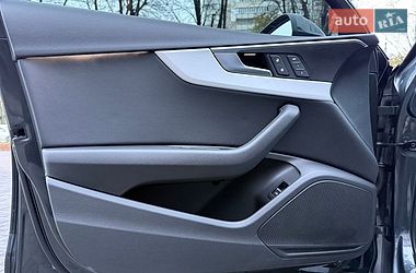 Седан Audi A4 2018 в Ровно