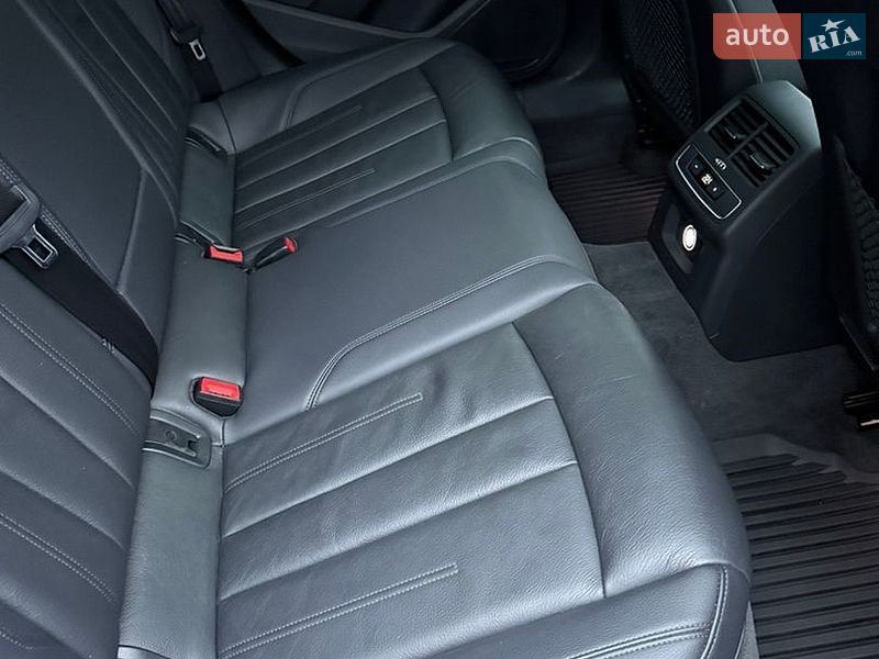 Седан Audi A4 2018 в Ровно