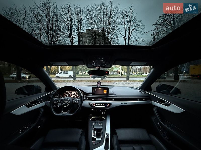 Седан Audi A4 2018 в Ровно