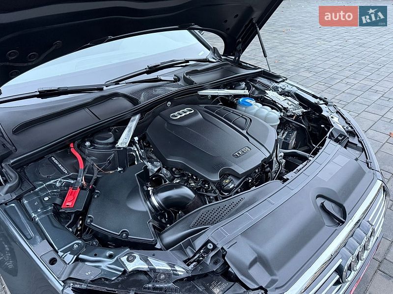 Седан Audi A4 2018 в Ровно
