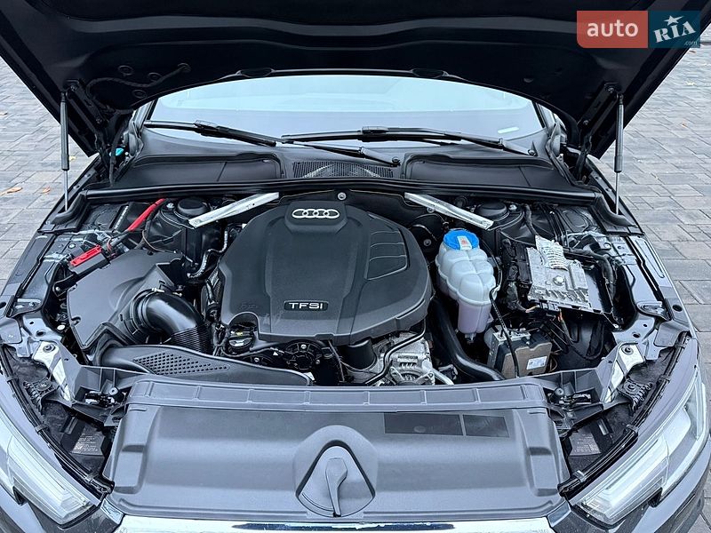 Седан Audi A4 2018 в Ровно