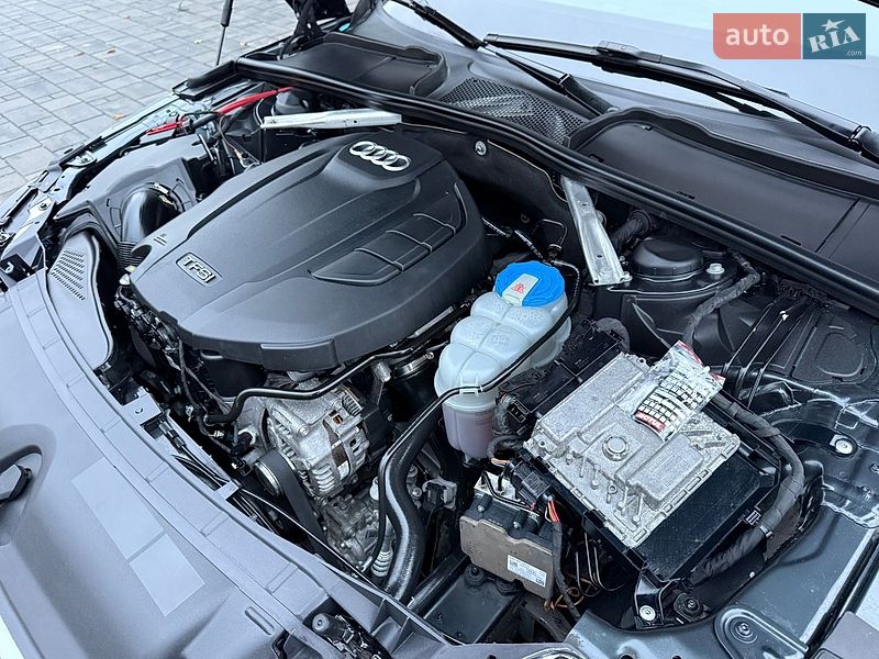 Седан Audi A4 2018 в Ровно