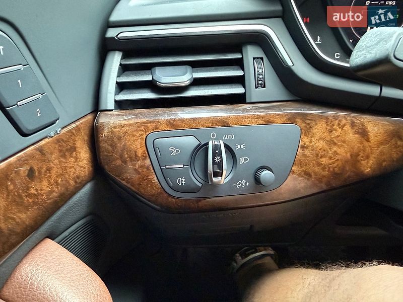 Седан Audi A4 2017 в Львове