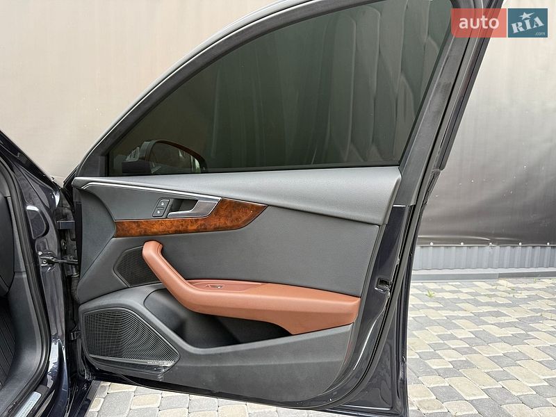 Седан Audi A4 2017 в Львове