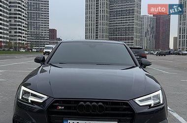 Седан Audi A4 2017 в Киеве