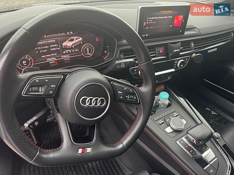 Седан Audi A4 2017 в Днепре
