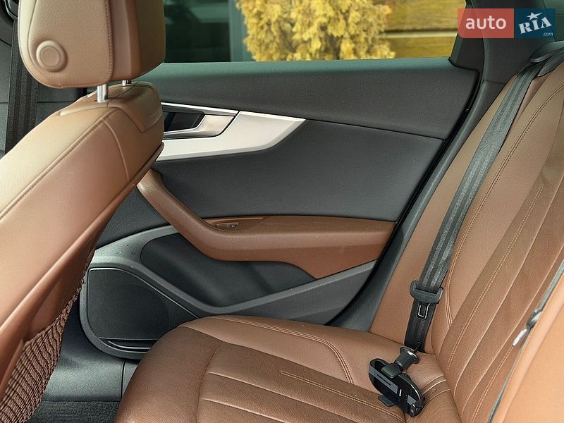 Седан Audi A4 2016 в Шептицькому