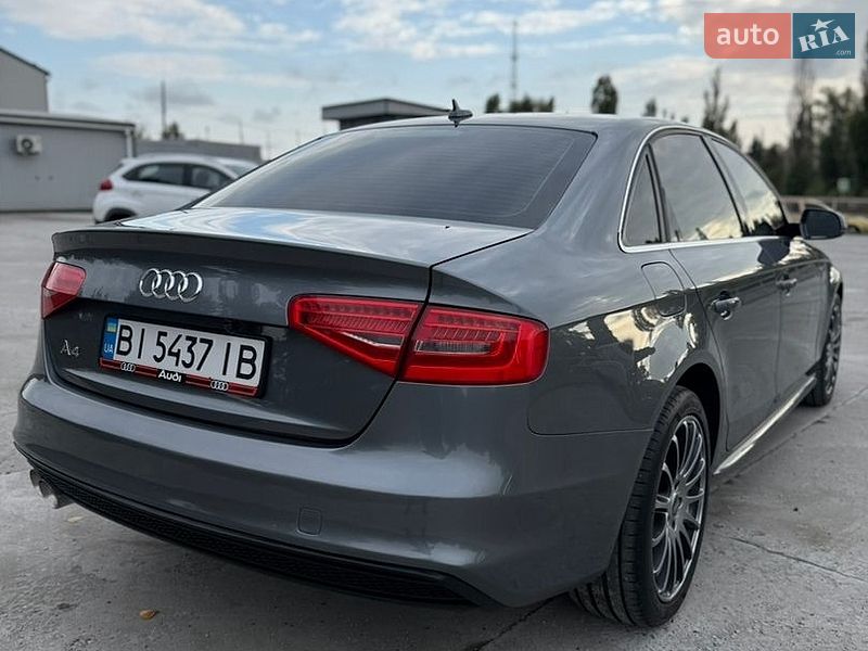 Седан Audi A4 2013 в Горишних Плавнях
