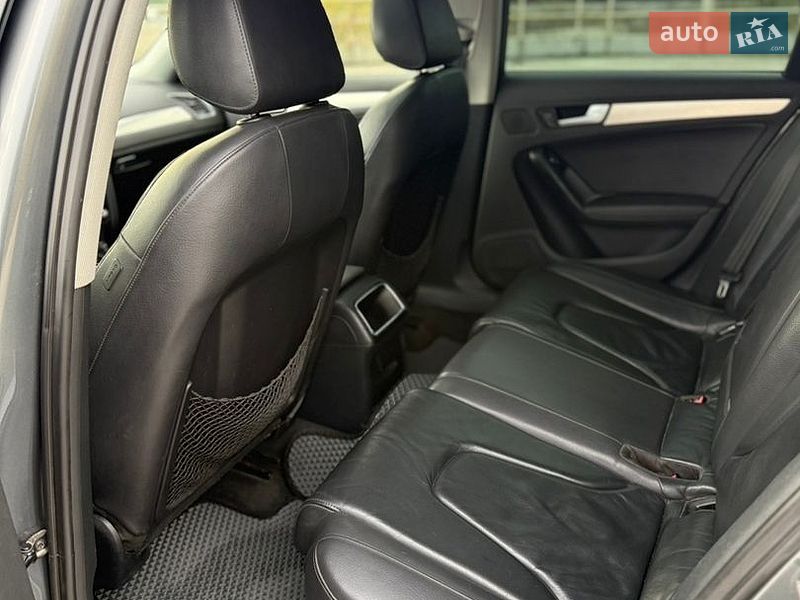 Седан Audi A4 2013 в Горишних Плавнях