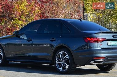 Седан Audi A4 2022 в Киеве