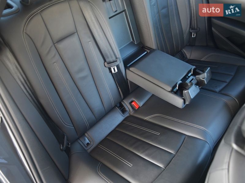 Седан Audi A4 2022 в Киеве