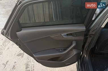 Седан Audi A4 2017 в Львове
