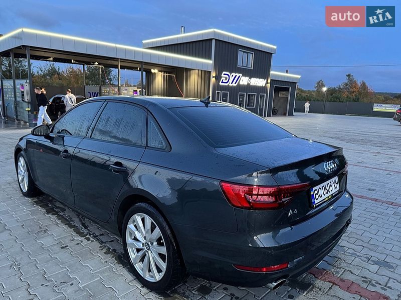 Седан Audi A4 2015 в Львове