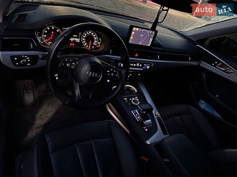 Седан Audi A4 2015 в Львове