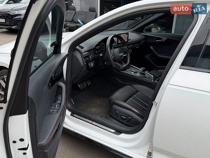 Седан Audi A4 2018 в Киеве