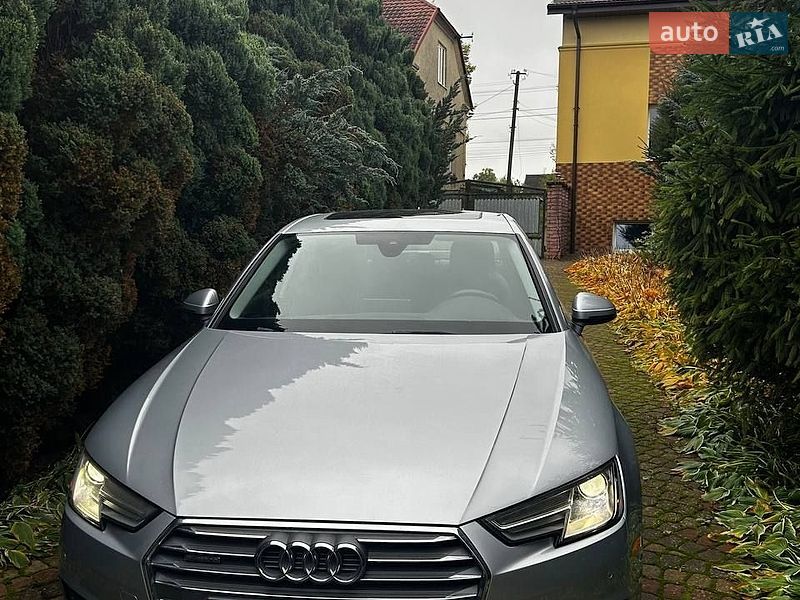 Седан Audi A4 2015 в Комарному