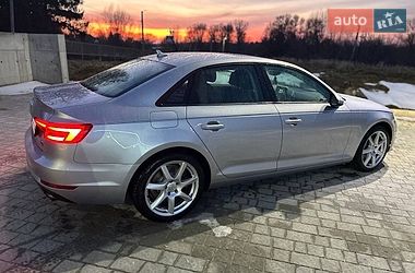 Седан Audi A4 2015 в Комарному