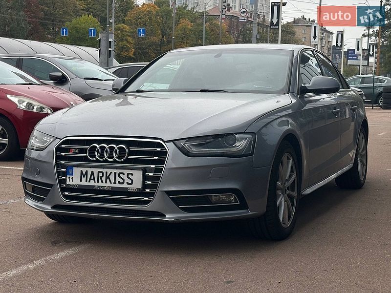 Седан Audi A4 2015 в Киеве