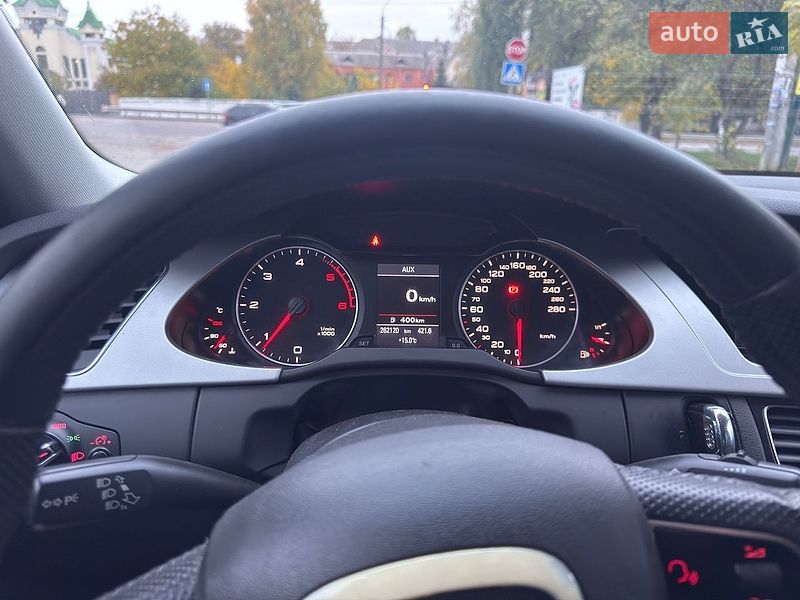 Седан Audi A4 2011 в Остроге