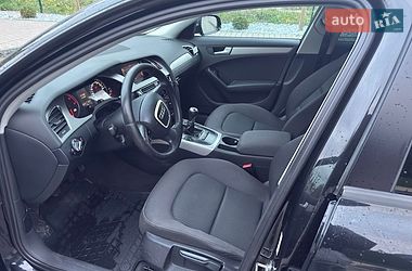 Седан Audi A4 2011 в Остроге
