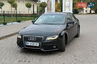 Седан Audi A4 2011 в Остроге
