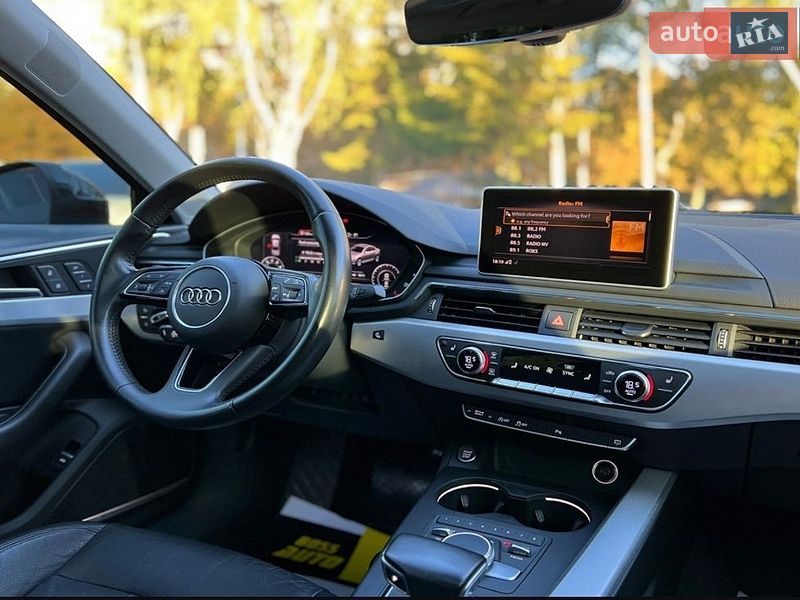 Седан Audi A4 2016 в Пустомитах