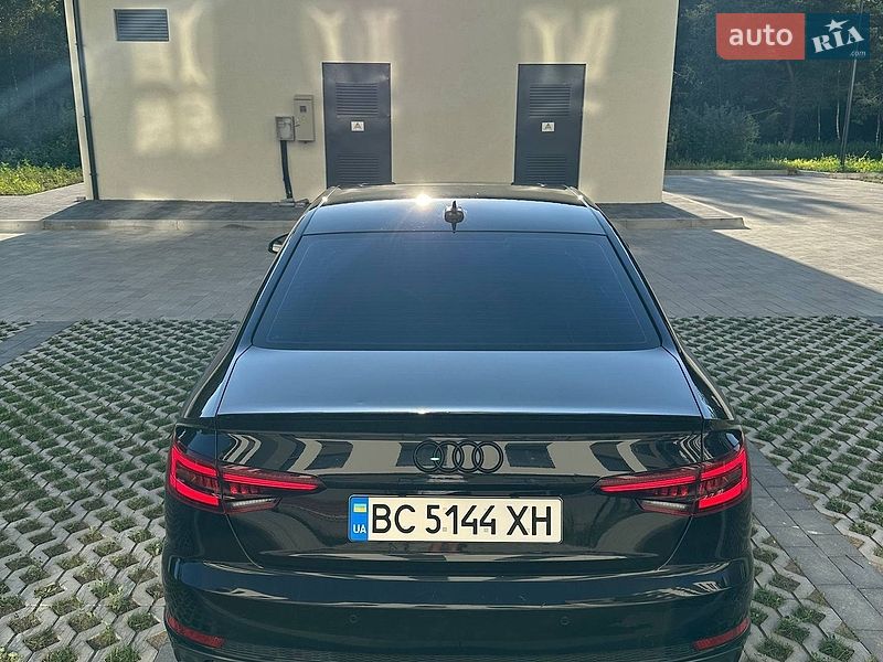 Седан Audi A4 2017 в Львове