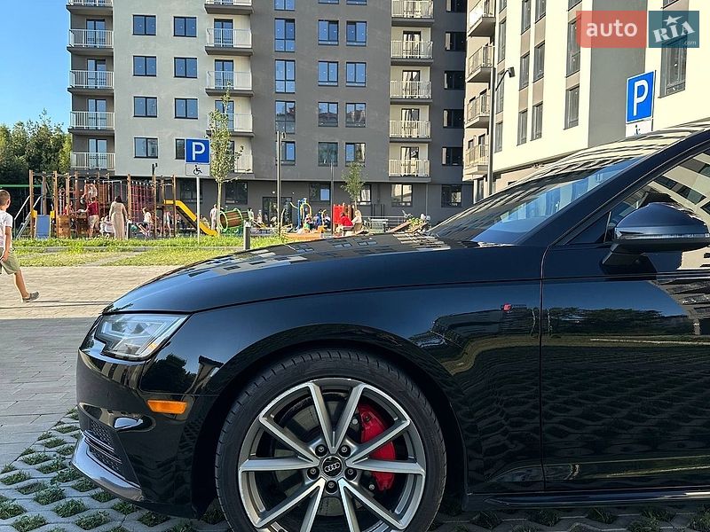 Седан Audi A4 2017 в Львове