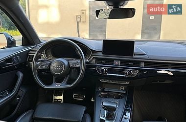 Седан Audi A4 2017 в Львове