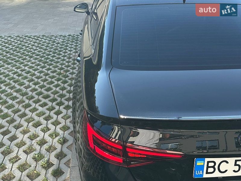 Седан Audi A4 2017 в Львове