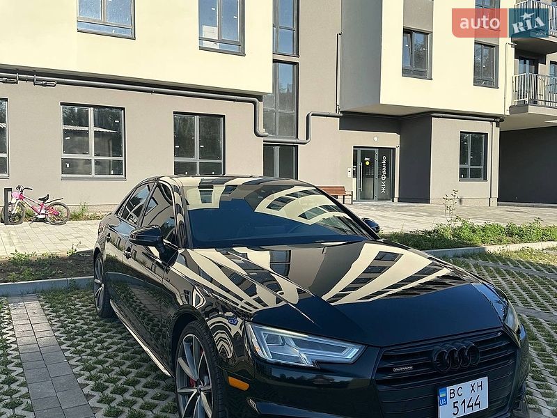 Седан Audi A4 2017 в Львове