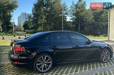 Седан Audi A4 2017 в Львове