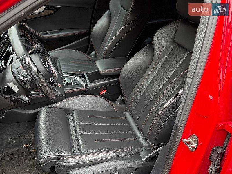 Седан Audi A4 2018 в Киеве