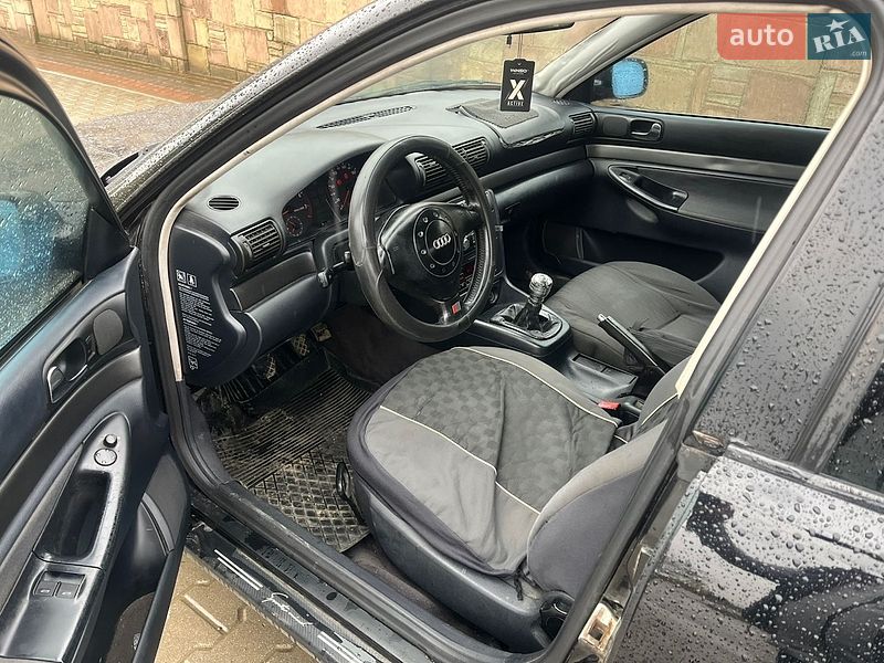 Седан Audi A4 1997 в Косове