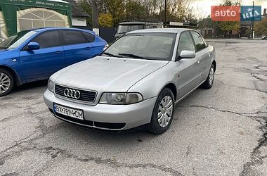 Седан Audi A4 1998 в Полонном