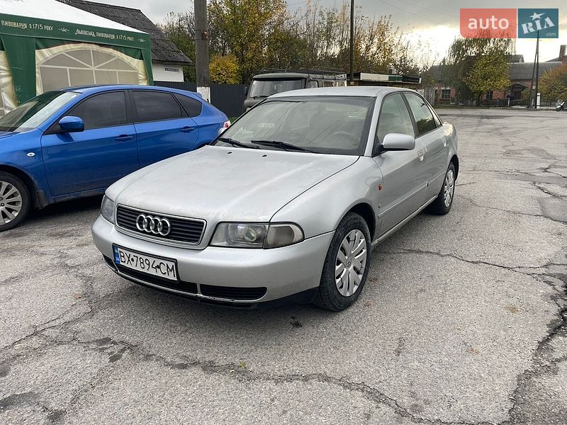 Седан Audi A4 1998 в Полонном