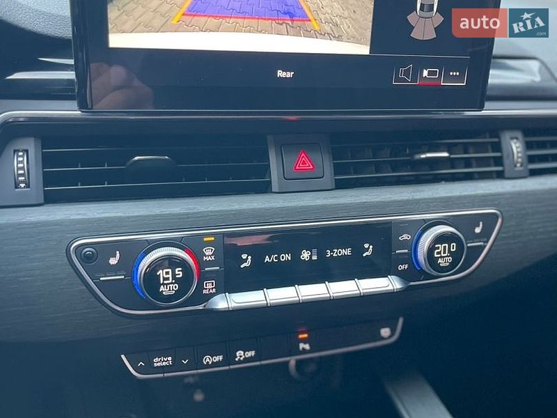 Седан Audi A4 2021 в Стрые